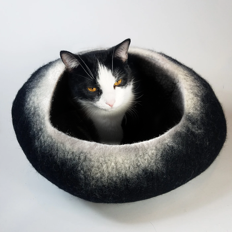 Le Chat Noir Organic Wool Cat Cave - Pet Bed
