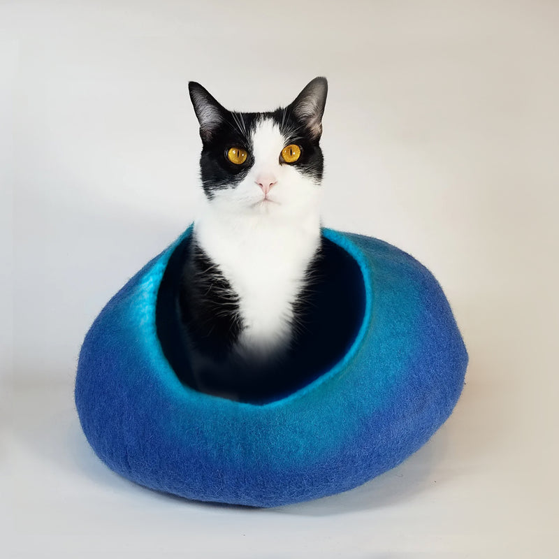 Cerulean Skies Organic Wool Cat Cave - Pet Bed