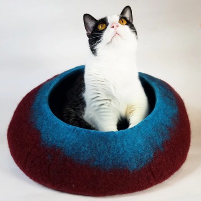 Burgundy Breeze Organic Wool Cat Cave - Pet Bed