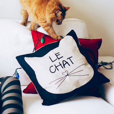 Le Chat Toss Cat Pillow Cover
